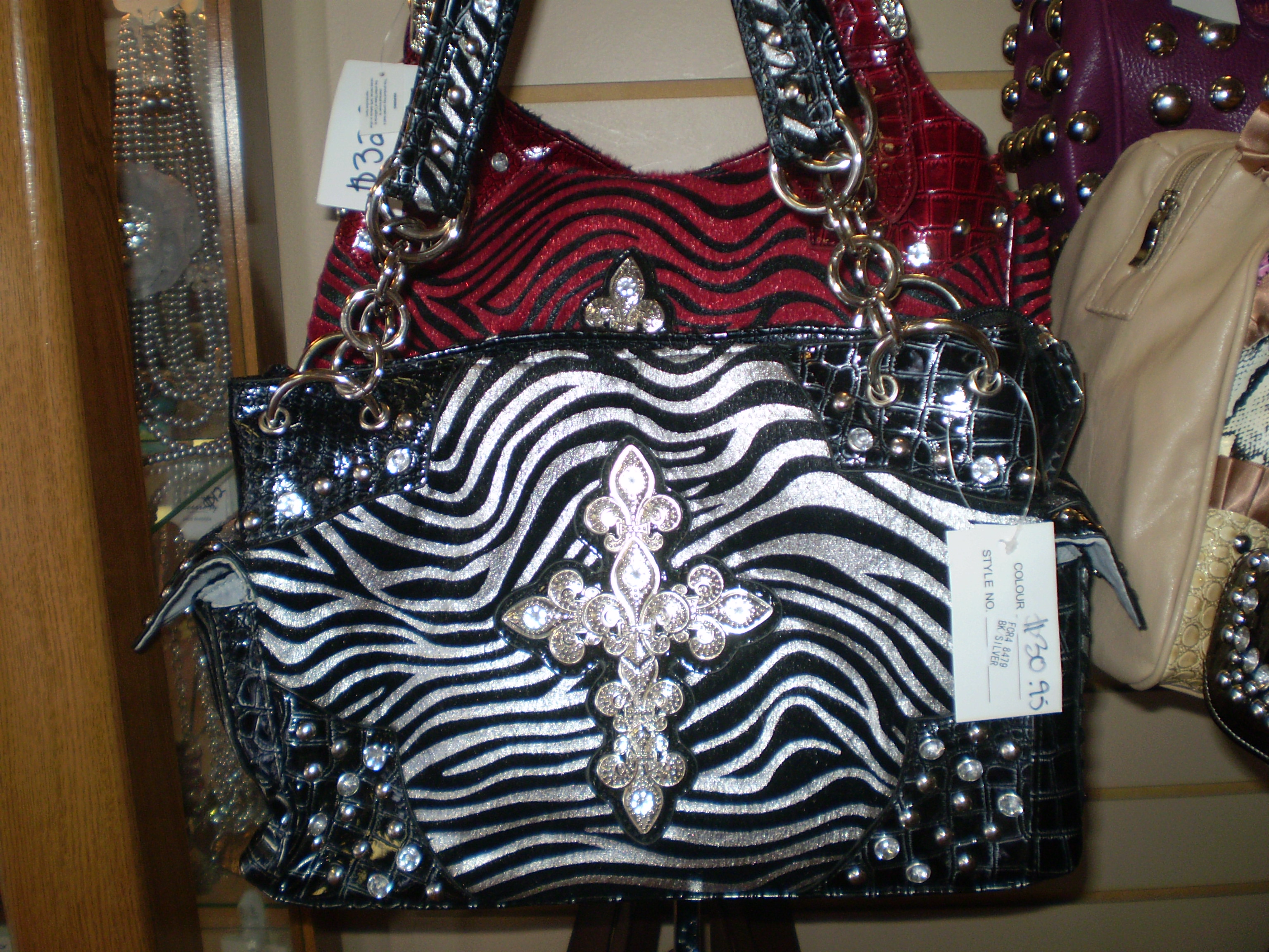 handbags037.jpg